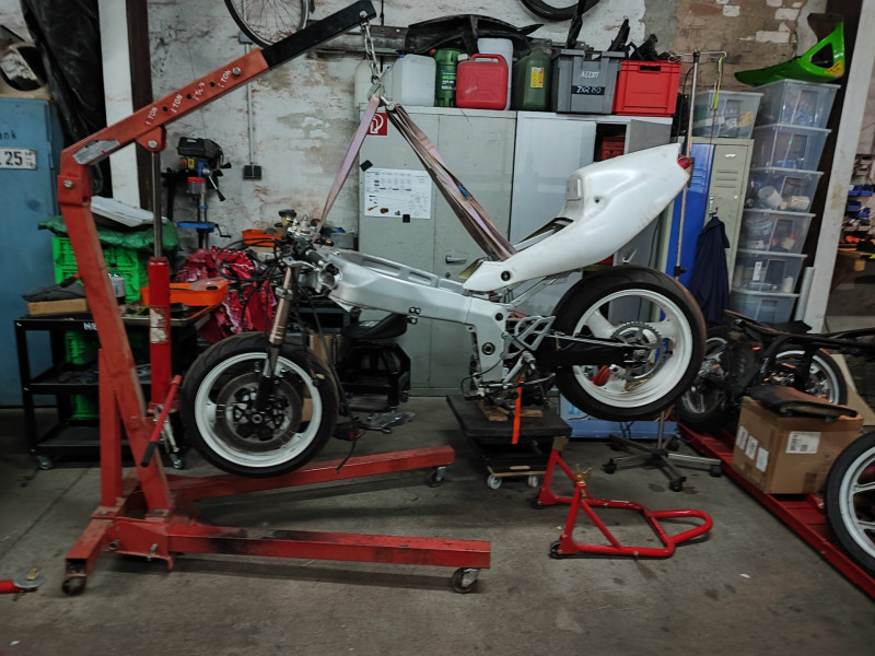 Praktisch wenn man einen Motorkran besitzt